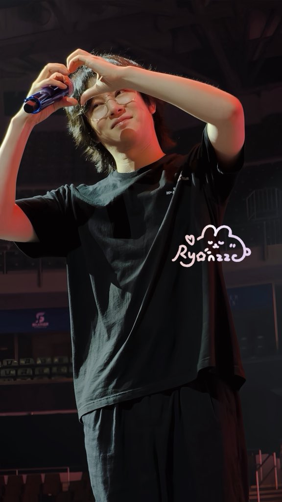 20251004 SuperShow10🇵🇭

- Sound check -
🍒💙

#슈퍼주니어 #superjunior #희철 #Heechul #金希澈 #希澈 #ヒチョル #supershow10