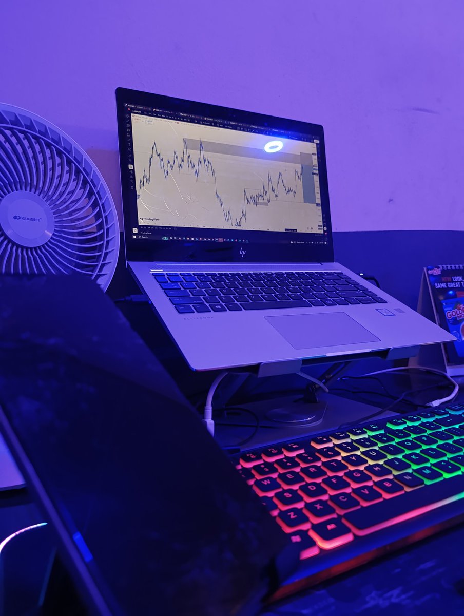 Amazingly, this week came to an end without any of my setups getting triggered. 💙

It's the weekend my people, touch some grass.🥂
If you won't be, take sometime to study. 

I'll keep showing up until it all makes sense...💙🌟✌️