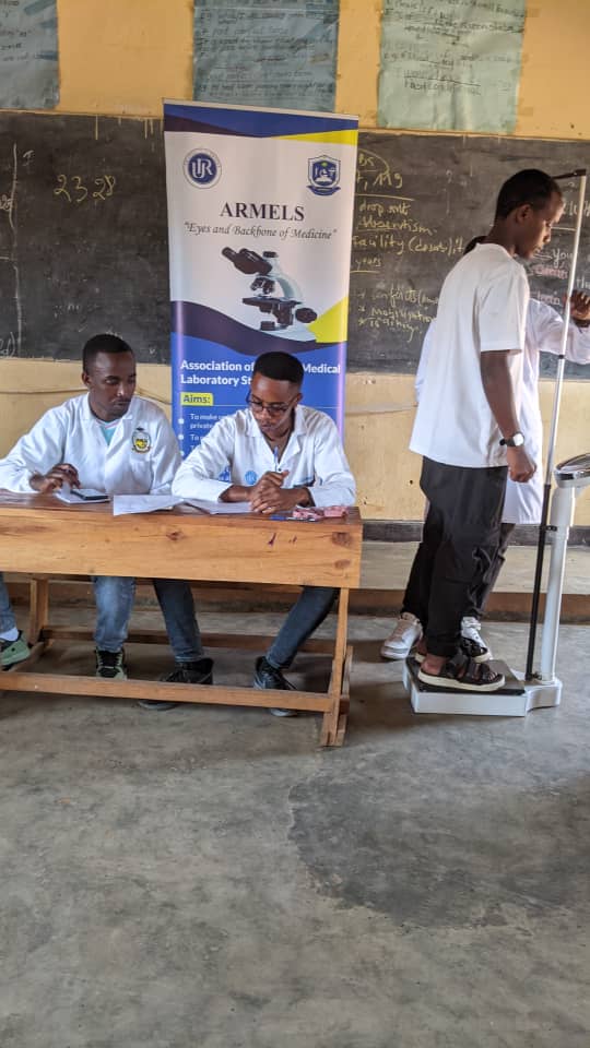 ARMELS_Official's tweet image. 🍲 Fighting malnutrition starts with knowledge!
At GS Muhima (Nyarugenge District), we engaged learners on healthy eating and the importance of testing malnutrition status for a brighter, stronger future. 💪
#NutritionMatters #HealthForAll