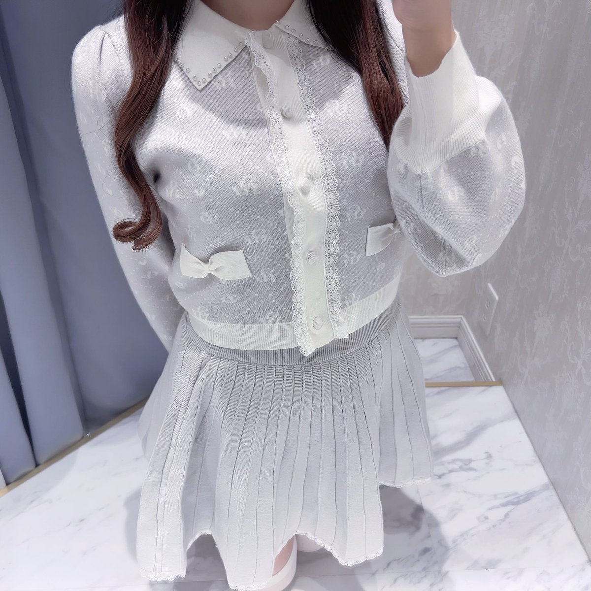 evelyn大阪店🤍 ☑︎ ロゴプリーツニットセット ( IGY.PI.BK ) ¥11800