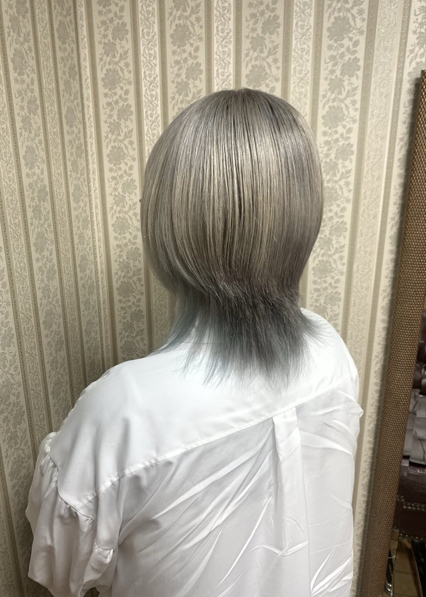 🎃ヘアスタイル紹介🎃

ハイトーングレージュカラー

ブリーチ＆お色入れカラー(ダブルカラー)と、ヘアトリートメントをさせていただきましたありがとうございます😊(ラン)