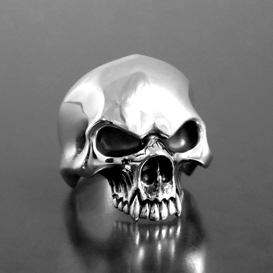 SILVER_GEEKS's tweet image. ハーフフェイスのスカル💀
シンプルながらもブランドらしい顔つきのリング！

STRANGE FREAK DESIGNS
「アレス」をアップ！
ameblo.jp/silver-geeks/e…

バランスに拘って制作。
ストフリを代表するオーソドックスなスカルリングです！
#sfdjp
@STRANGE_FREAK