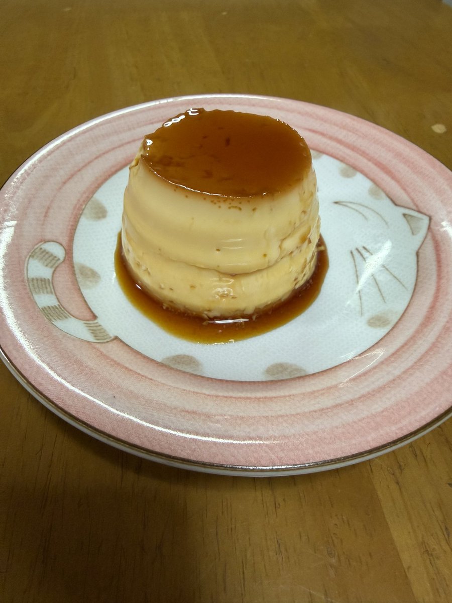 MK98381426's tweet image. 萌歌ちゃんレシピのプリン作ってみた！
ちょっとすが入ったけどいい感じに出来たのでは、、？
喫茶店に出てくるプリンの味でめっちゃ美味しい〜
#上白石萌歌