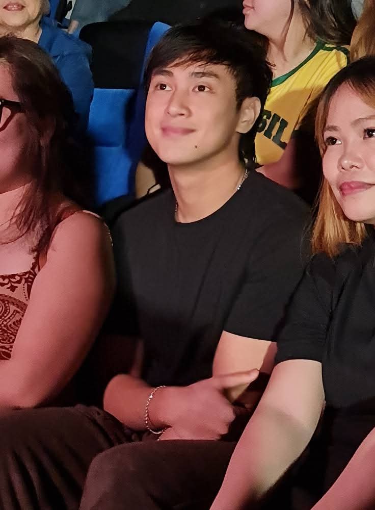 Kapamilya star <a href="/jmdibarra_/">JM Ibarra</a> at UP Town Center for #ChildNo82 Block Screening. 
- Admin R

JMIBARRA MOVIE DEBUT
#ChildNo82PremiereNight