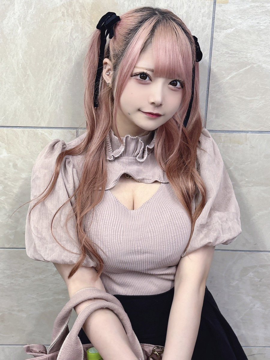 名前:しおちゃむ
趣味:YouTube、アイドル、お絵描き
特技:人の顔を覚えるｺﾄ

ブラビ7年生🐰❕
ぷりぷりお姉さんですꧦ𐅁𐀸𐋠𛰙᭜𖫴𖫰𖫱𖫳𖫲𖫲𖫳𖫴𖫰𖫱꛰ﯩᩝ︪᭜𖫴𖫰𖫱𖫳𖫲𖫲𖫳𖫴𖫰𖫱꛰ީᩝ𛰚⭐️

フォロー♡リポストしてくれると嬉しいです₍ᐢ･֊･ᐢ₎‼️
#大阪BLACKRABBIT