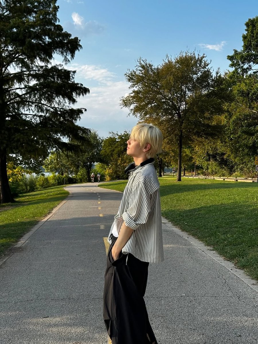 soobeomee's tweet photo. 𝗍𝗁𝖾 𝗌𝖺𝗆𝖾 𝖾𝗑𝖺𝖼𝗍 𝗌𝗉𝗈𝗍 𝗈𝖿 𝗍𝗁𝖾𝗂𝗋 𝖽𝖺𝗍𝖾 𝗂𝗇 𝖣𝖺𝗅𝗅𝖺𝗌 https://t.co/amW9hXJjdK
