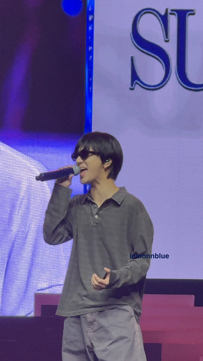 lemonnblue_'s tweet photo. Miss you @shfly3424 finally i see you again #SS10Manila @SJofficial https://t.co/s6bYrDeRHz