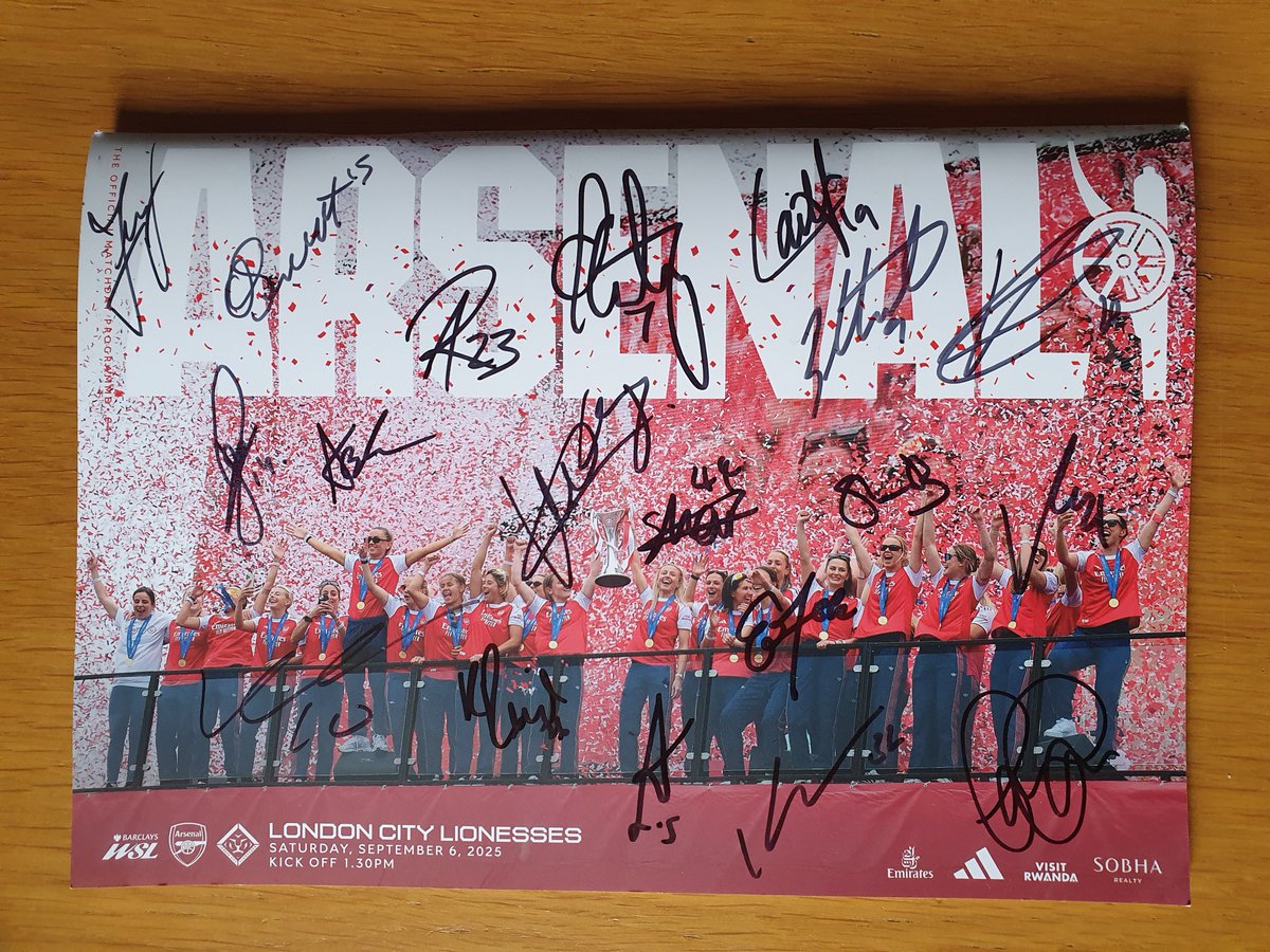 Matchday <a href="/ArsenalWFC/">Arsenal Women</a> programme signed by the European Champions!

Auction item to raise money for <a href="/accieswfc/">Hamilton Academical Womens Football Club</a> - 
For more details:
beyondthe-pitch.com/whats-happenin…

Just a small thing but thank-you so much for helping out - the football community must stick together!  

DM me your bid...