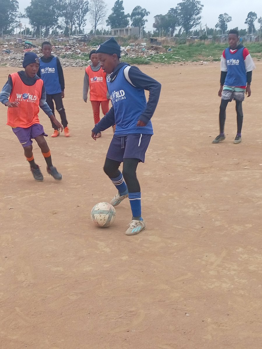 development_fc's tweet image. Morning Training Sessions in a cloudy and windy conditions
#ForeverLiverpool #TheOrangeFamily #TeamyoDumo