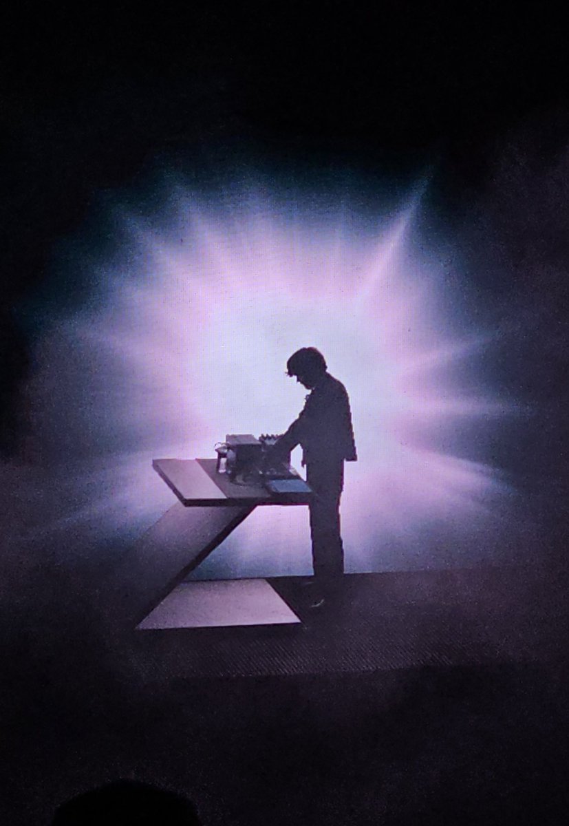 ash 🌸 tweet media