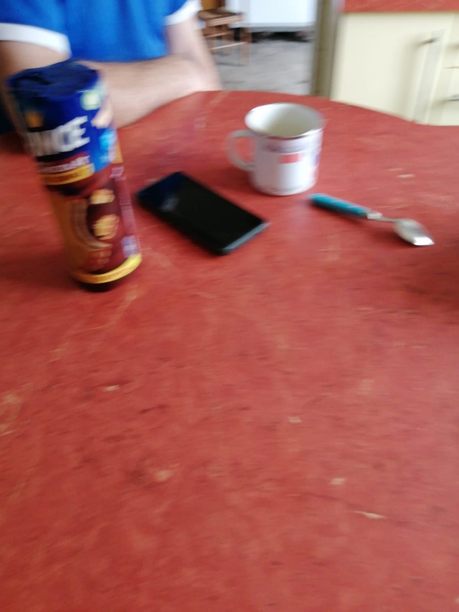 Regardez mon frère, sitôt rentré de son séminaire en Normandie, où il est… 
Ça me fout en l’air