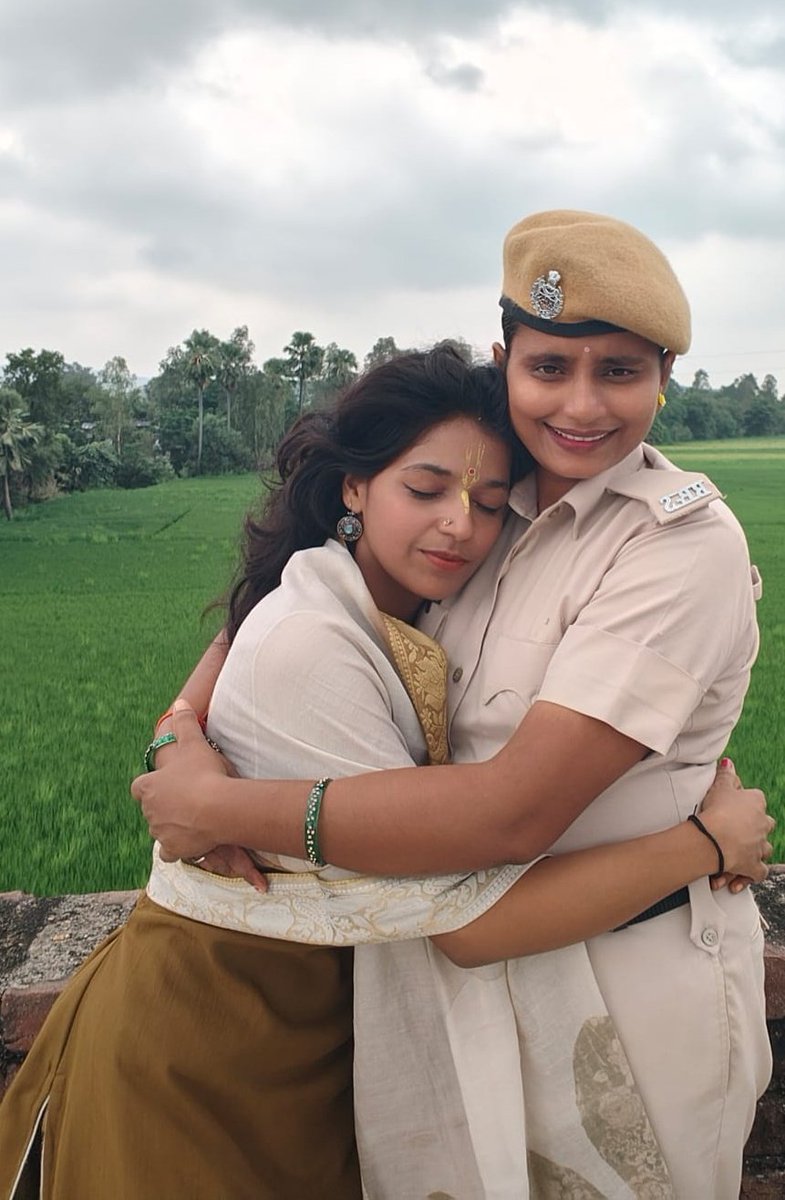 #PoliceDidi🙏
जो जानना चाहते है कि क्या कमाया है हमने , तो लो देखो , जिस कारागृह में तुमने मुझे प्रताड़ित करने के लिए भेजा हम वहां भी हमने प्रेम और सम्मान कमाया है🙏

#hindusherni #KhushbuPandey #VeerJagdambSena #biharelection2025 #jamuividhansabha #BiharPolice