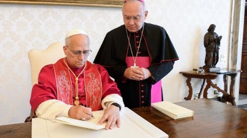 Esta mañana, 4 de octubre, memoria de San Francisco de Asís, el Papa León XIV firmó su primera Exhortación Apostólica Dilexi te (“Te he amado”).
La presentación será el 9 de octubre, a las 11:30, en la Sala de Prensa de la Santa Sede.