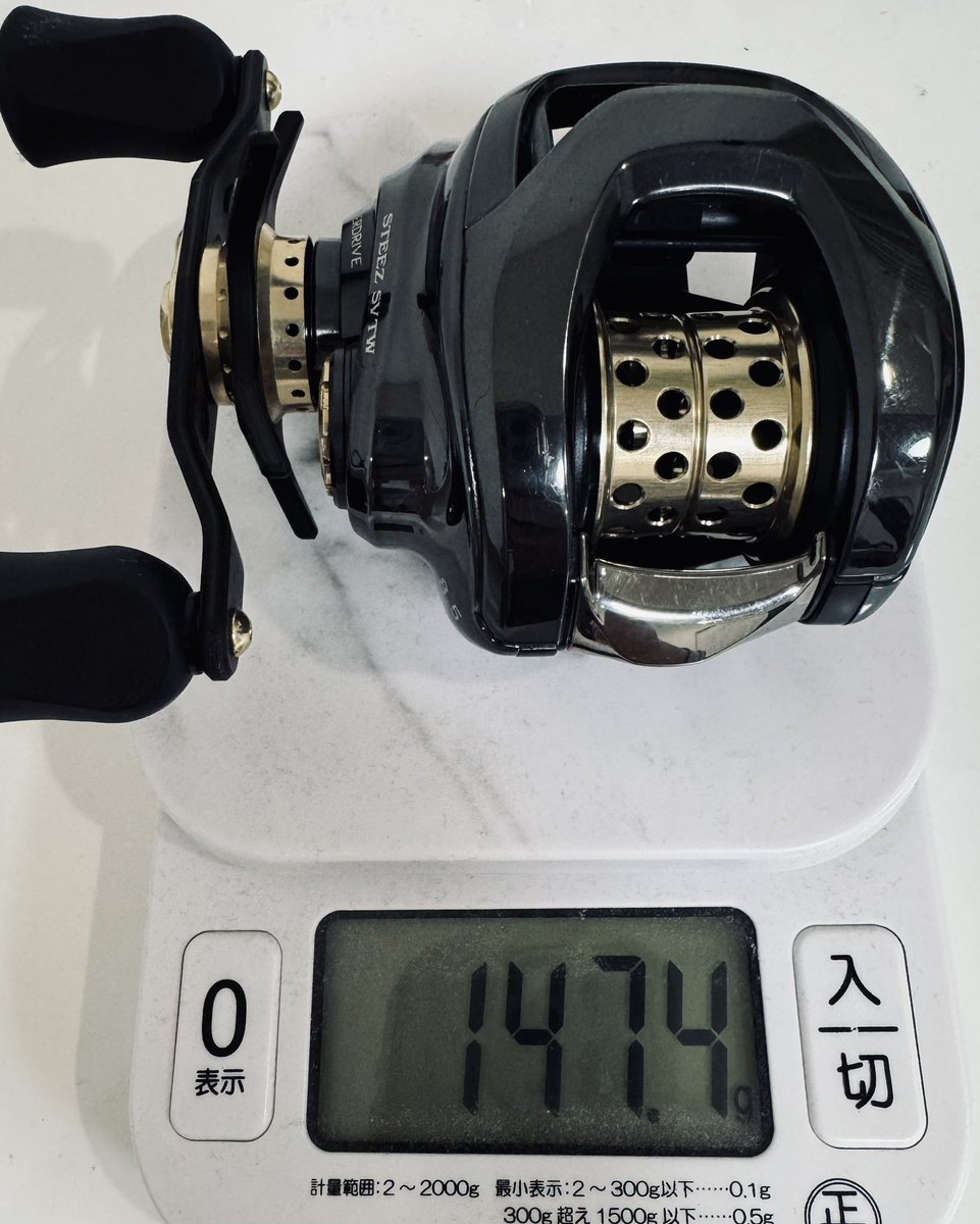 enkidgo's tweet image. 新しい釣りリールが届いた！重さも丁度良くて、操作が楽々。これで大物を釣る準備が整った！🎣📷 大きな魚が釣れることを期待！#釣り愛好 #新しい道具