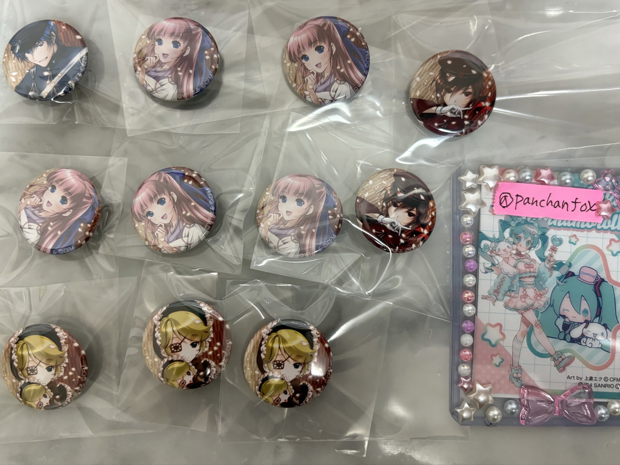 CR ととみっくす 缶バッジ ホロ チェキ 浜辺 ステージ CR ととみっくす 缶バッジ ホロ チェキ 浜辺 ステージ