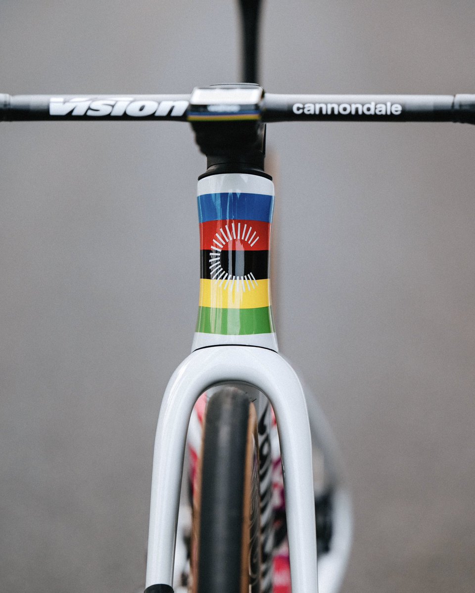 EF_Oatly's tweet image. Simply 🌈 Magsnifique 🌈 

“I dreamt of having a custom bike ever since I started cycling and now, with the rainbow bands, it cannot get any better. I feel so lucky.&quot; - @magdeleinevallieres 

Check out her custom Cannondale at the link in bio!

📸: @jeredgruber @ashleygruber