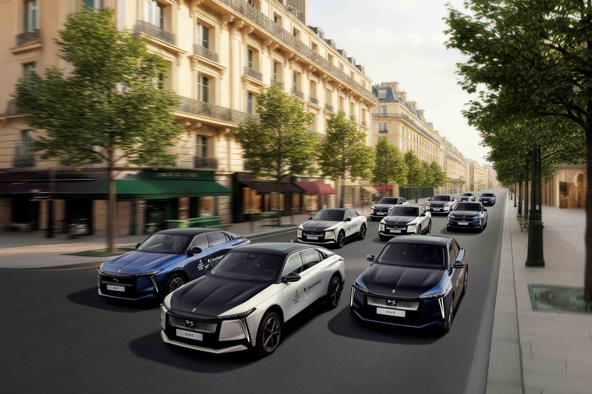 StellantisFR's tweet photo. ✨ @ds_automobiles électrise la Paris Fashion Week® ! ✨
20 DS N°8 100 % électriques défileront dans Paris pour accompagner invités et influenceurs pendant la semaine de la mode printemps/été 2026. 👉https://t.co/NjFlsX8EoM
#DSAutomobiles #DS8 #ParisFashionWeek #ArtDuVoyage https://t.co/YlUi48JAGE