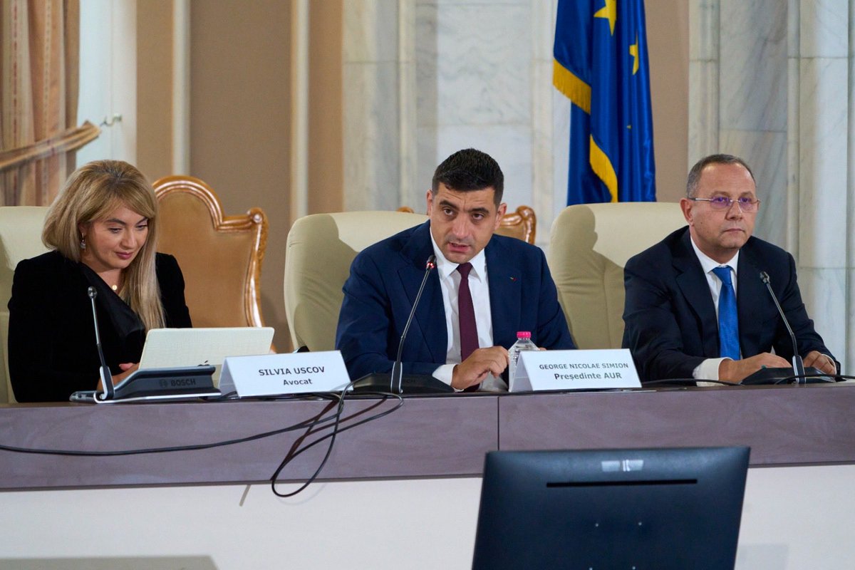 SilviaUscov's tweet image. Adevăratul Raport privind Lovitura de Stat 24 noiembrie 2024-18 mai 2025 va fi trimis de AUR-PNȚCD către toate țările, nu doar europene. Istoria o fi scrisă de cei câștigători, doar că noi nu am fost învinși.
Acesta a fost prezentat în Parlamentul României ieri într-un eveniment…