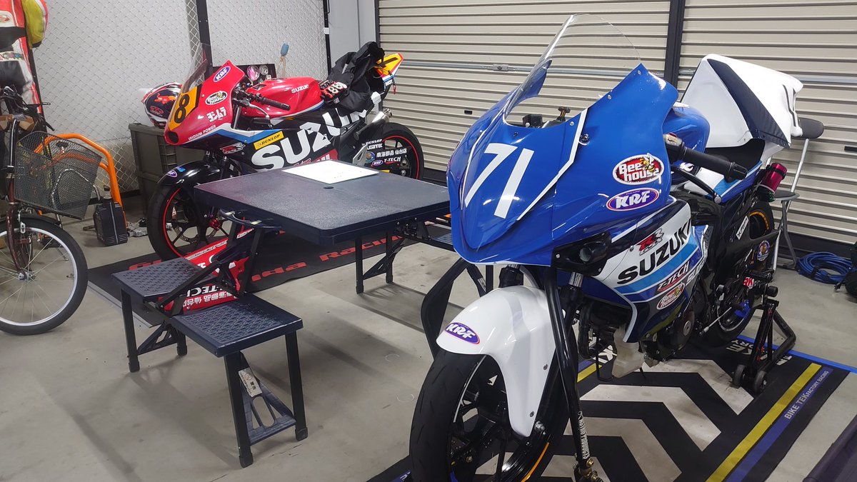 KRFNAOSAN's tweet photo. 整備完了!
明日は、楽しく走ろー😆
#GSXR125
#GSXR150
#KRF
#BeeHouse https://t.co/JQtSpTmaR4