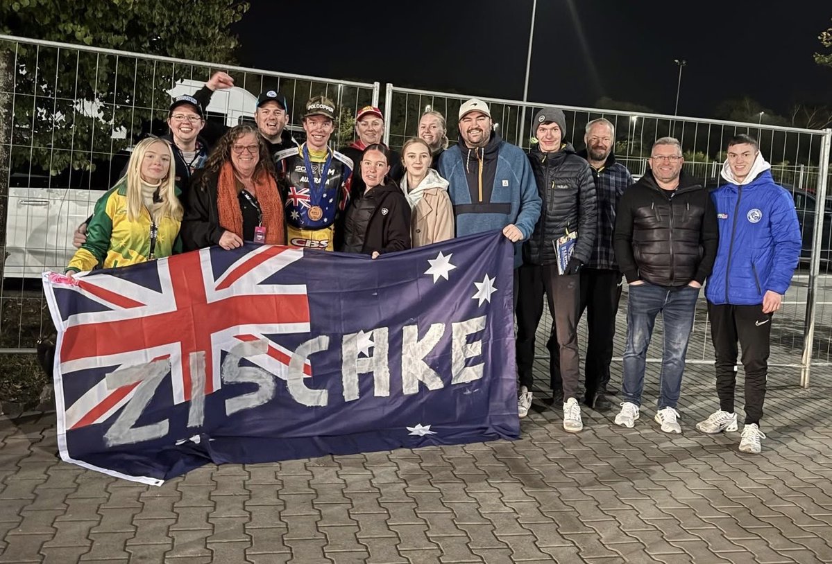 workycomets's tweet image. 🥉 BRONZE FOR TATE

Tate Zischke helped Australia claim 3rd in the world at the Speedway of Nations 2 last night…

The Z-Man scored 18 points 👏