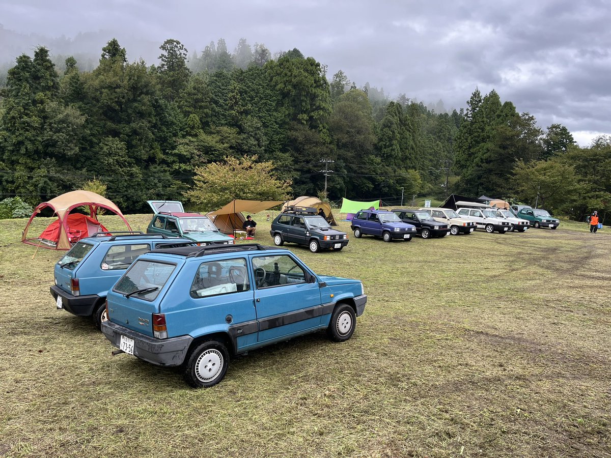 pandarino_ec's tweet image. 秋のパンダリーノ、集まっていただきありがとうございます！やっと雨も上がり、宴の雰囲気になってきました^_^
#パンダリーノ #pandarino #フィアットパンダ #fiatpanda #フィアット #fiat #ウッディパル余呉