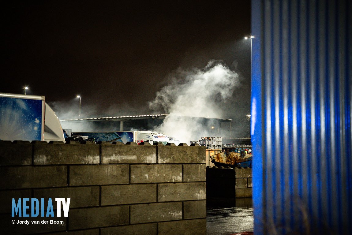 Brand op bedrijventerrein in Rotterdamse Europoort