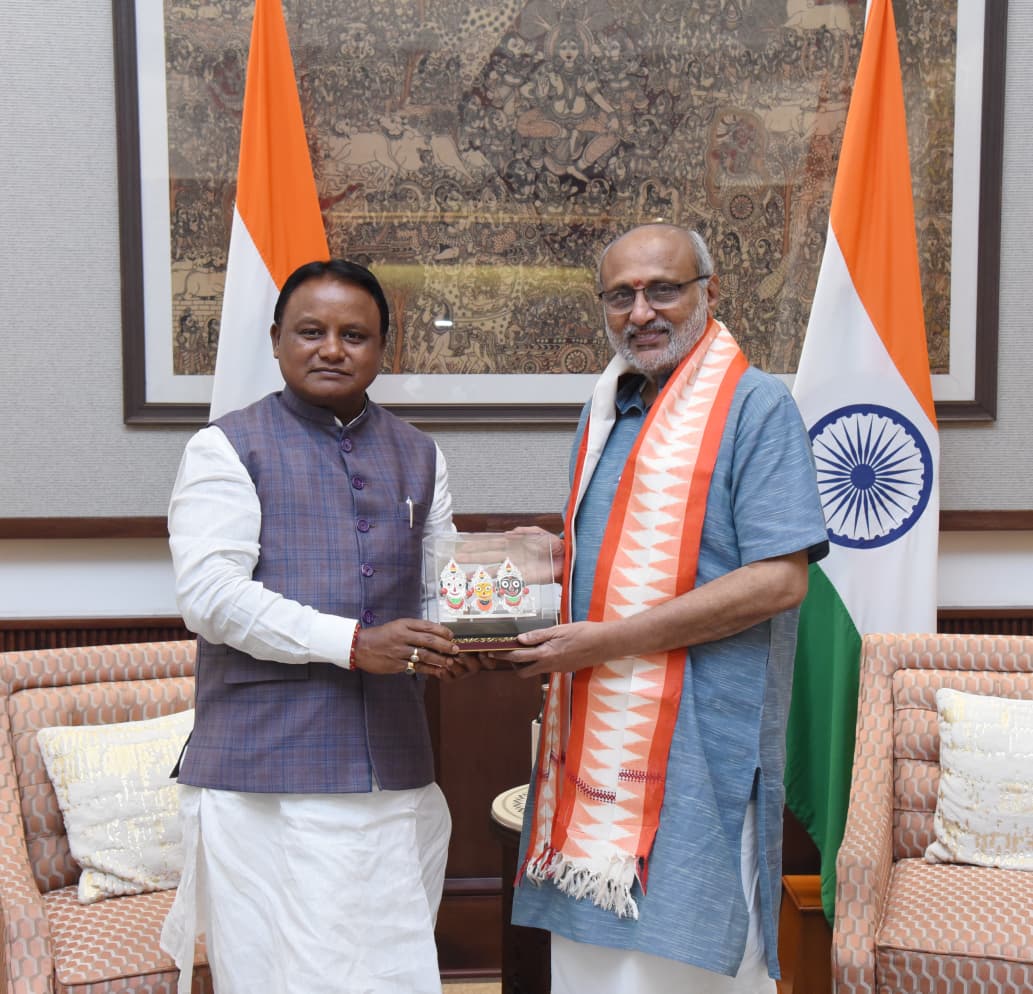 Hon'ble Chief Minister of Odisha, Shri Mohan Charan Majhi, called on  Hon'ble Vice-President Shri C. P. Radhakrishnan at the Vice-President's  Enclave today. During the meeting, the Chief Minister of Odisha apprised the
