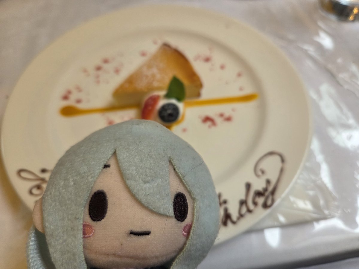 ちょっとはやめの誕生日のご飯行ってきた！🍕
ピザが食べたい気分だったから食べられて最高だった！！！