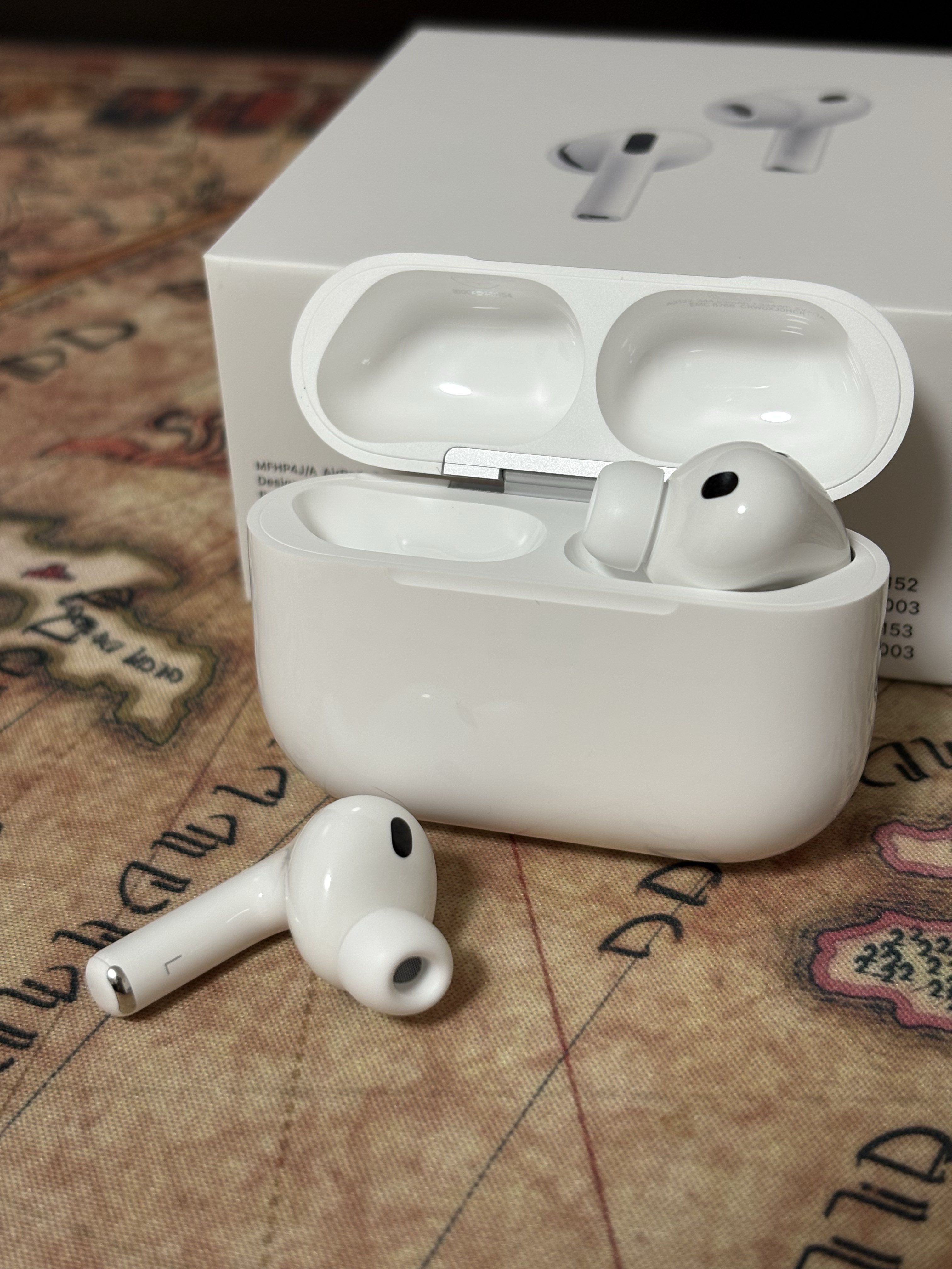 airpods pro 初代　おまけ付き 楽天市場】AirPods Pro 第1世代 MLWK3J/A ワイヤレス 左右分離