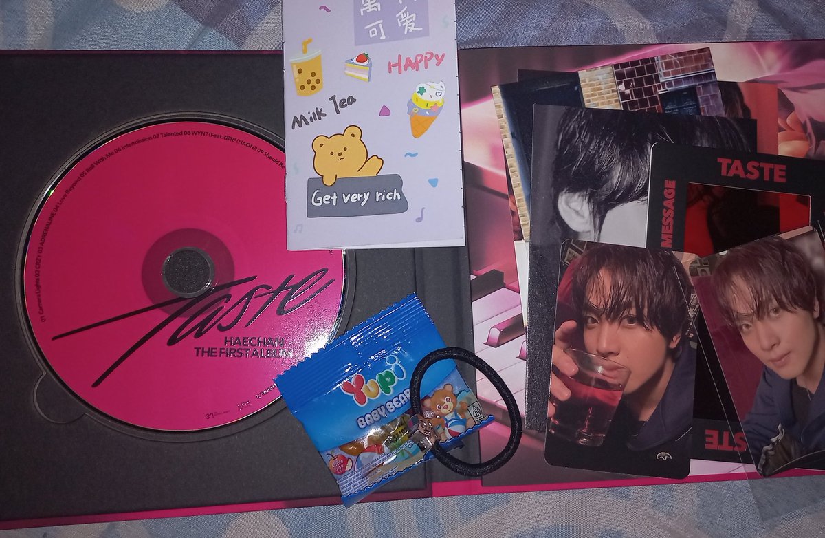 bobahaec's tweet photo. Yeyyy finally albumku sampai rumah🤭 aku senang bgt karna pengalaman pertama beli album kpop sebagus ini lewat @gorosezzty thank you ya kak, pokoknya kalau LHC2 aku pasti beli disini lagi😍 Makasih juga buat freebiesnya kak
#BYROSEZZTY https://t.co/ThATtcupx7