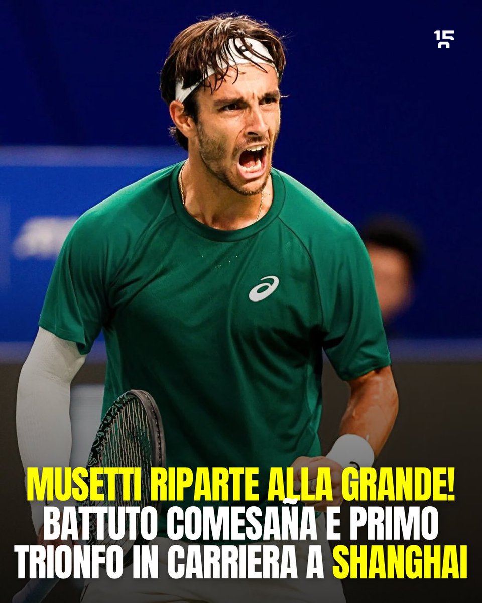 quindicizero's tweet photo. PRIMA VOLTA A SHANGHAI PER MUSETTI!

Lorenzo si lascia alle spalle le fatiche e i dolori di Pechino ripartendo con una vittoria davvero convincente nel suo esordio al Masters 1000 cinese. Musetti batte Francisco Comesana 6-4 6-0 e ottiene anche il suo primo successo in carriera a Shanghai.

Primo set molto combattuto con l’azzurro che trova il break decisivo nel nono game. Di diversa natura, invece, il secondo parziale, con Musetti che domina fin dalle prime battute. L’argentino ha anche accusato un malore nei game finali chiedendo il medical timeout a causa di tremori e giramenti di testa.

Ora al terzo turno affronterà il vincente del match tra Darderi e Bu, possibile derby azzurro? 👀