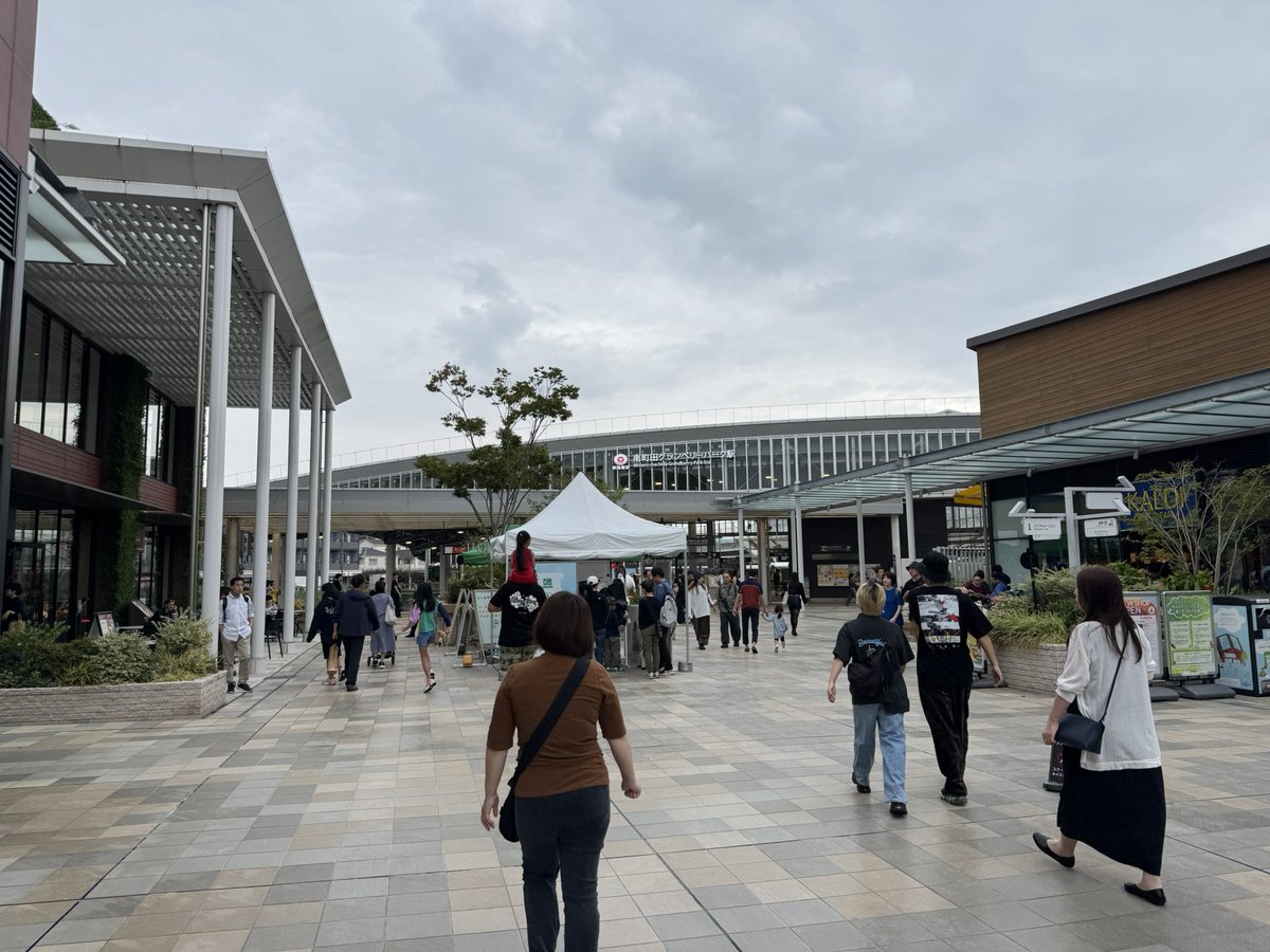 変わってから初めて来たよ。
アウトレット品が多くて良いのが買えたよ。
正規品と同じなのに1万も違うなんて！