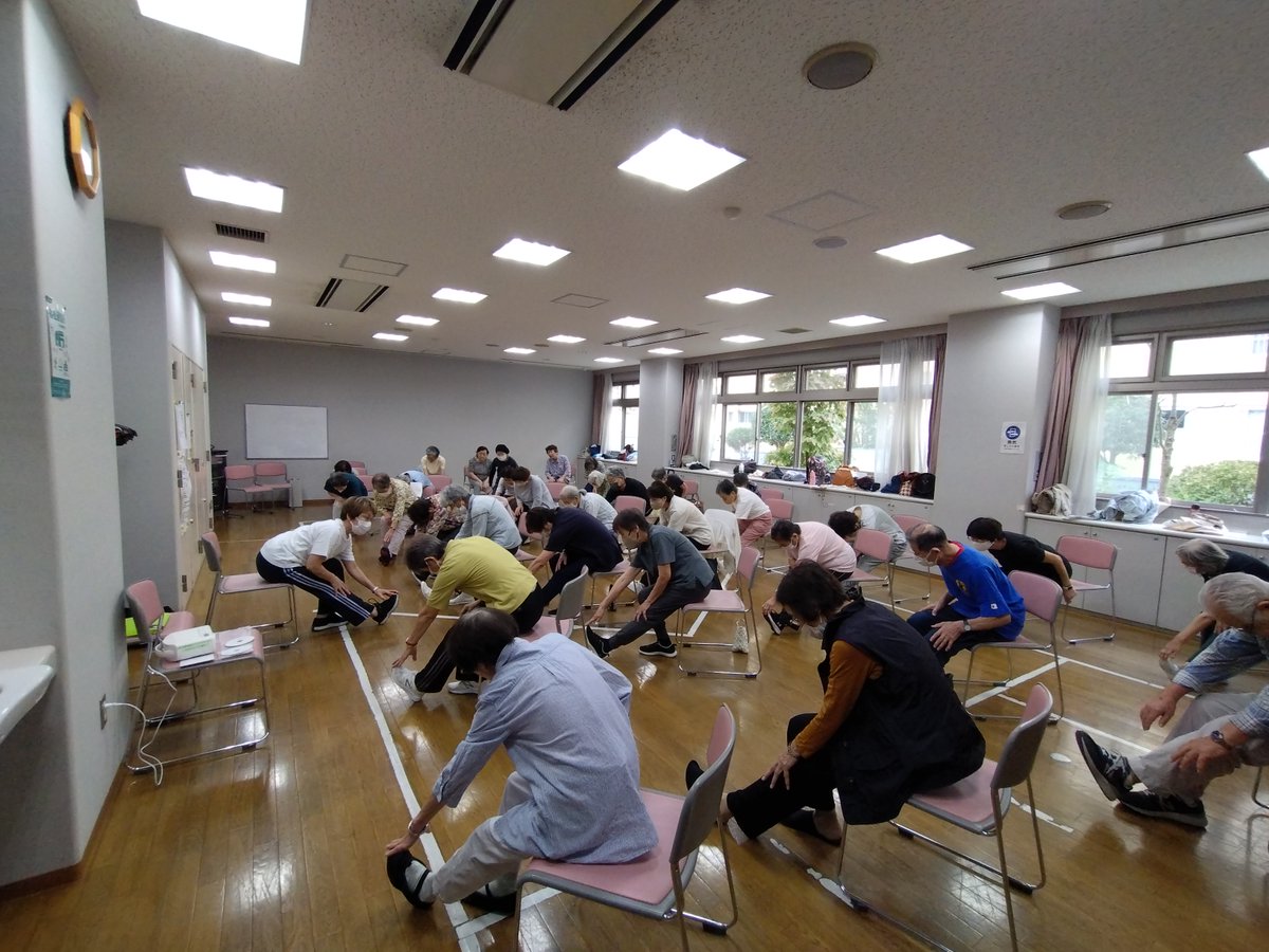 東本郷地域ケアプラザ　公式ブログ: 音楽で楽しく体を動かそう omoiwotunaguys.blogspot.com/2025/10/blog-p… 
＃東本郷地域ケアプラザ
＃GOGO健康元気づくり教室
#音楽
＃体操