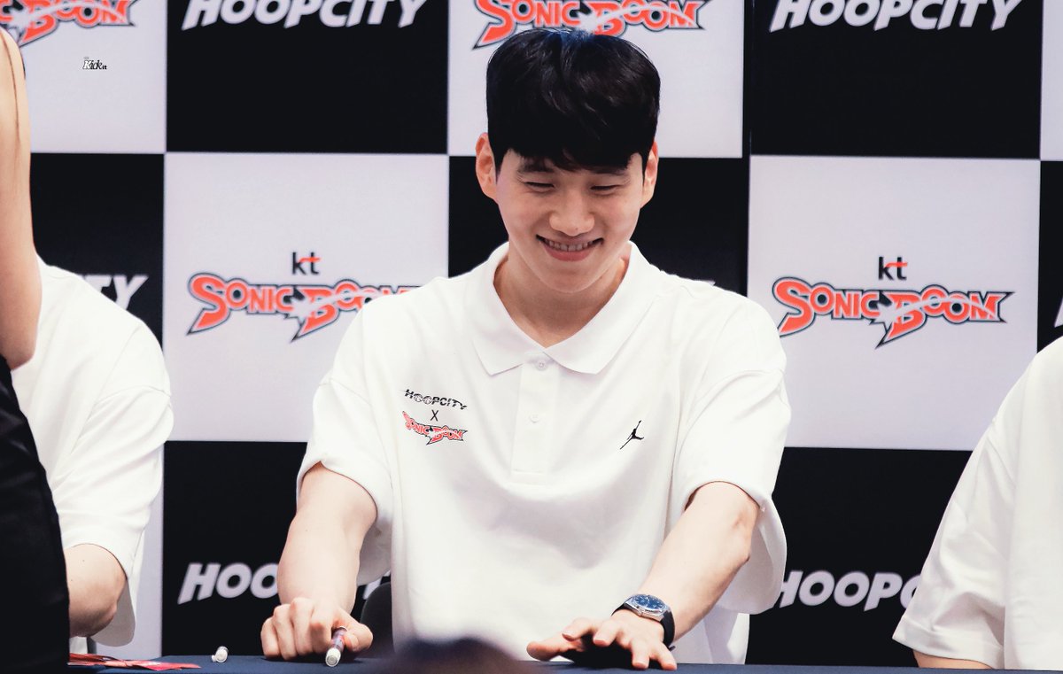 Kickit59's tweet image. 쩝 얼마만의 로그인이지
밀린사진...나머지는 티스토리에

훕시티x소닉붐 팬미팅

#문성곤 #KT소닉붐