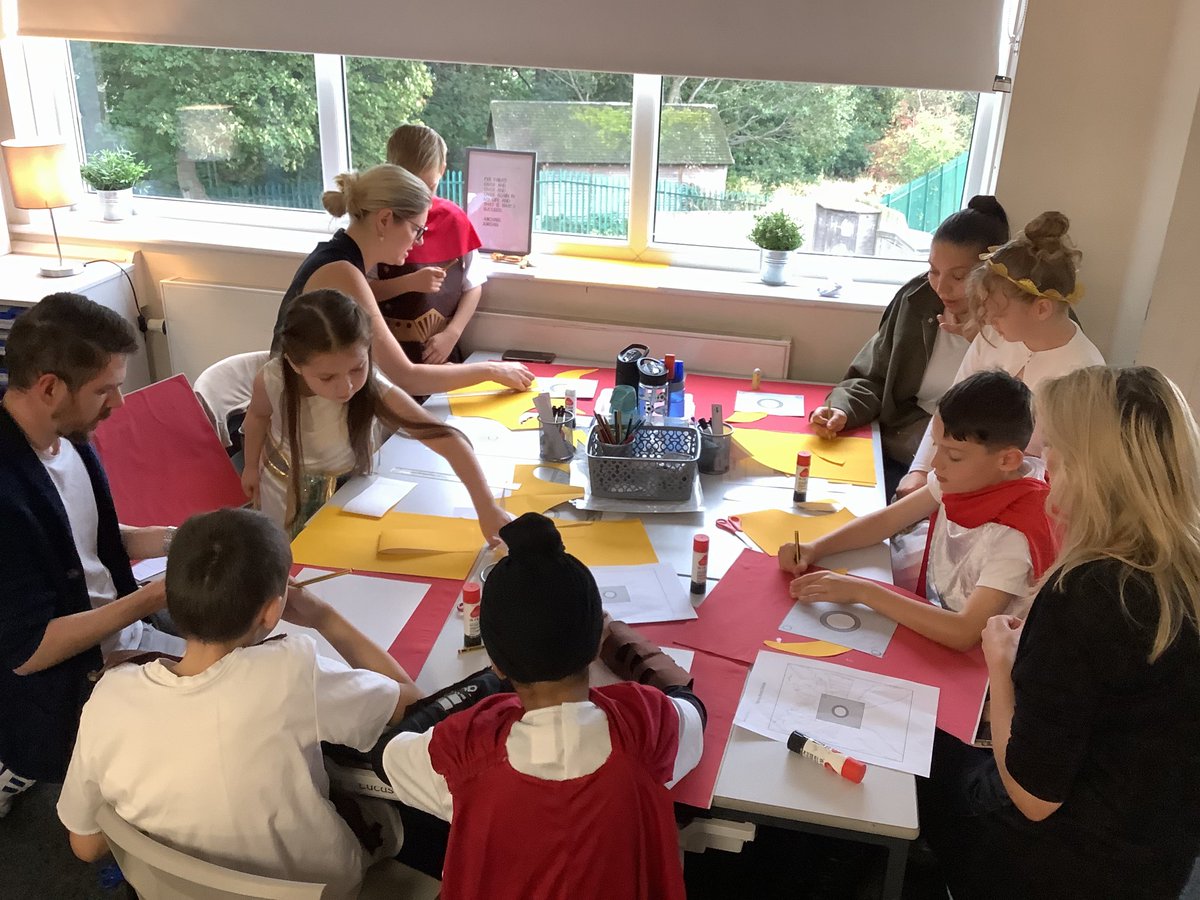ReinwoodJuniors's tweet image. Thank you to all of the adults who came to our Roman Day shield-making activity this morning - your help was very much appreciated! #RJS4B #RJSHistory