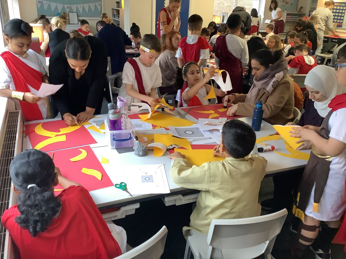 ReinwoodJuniors's tweet image. Thank you to all of the adults who came to our Roman Day shield-making activity this morning - your help was very much appreciated! #RJS4B #RJSHistory