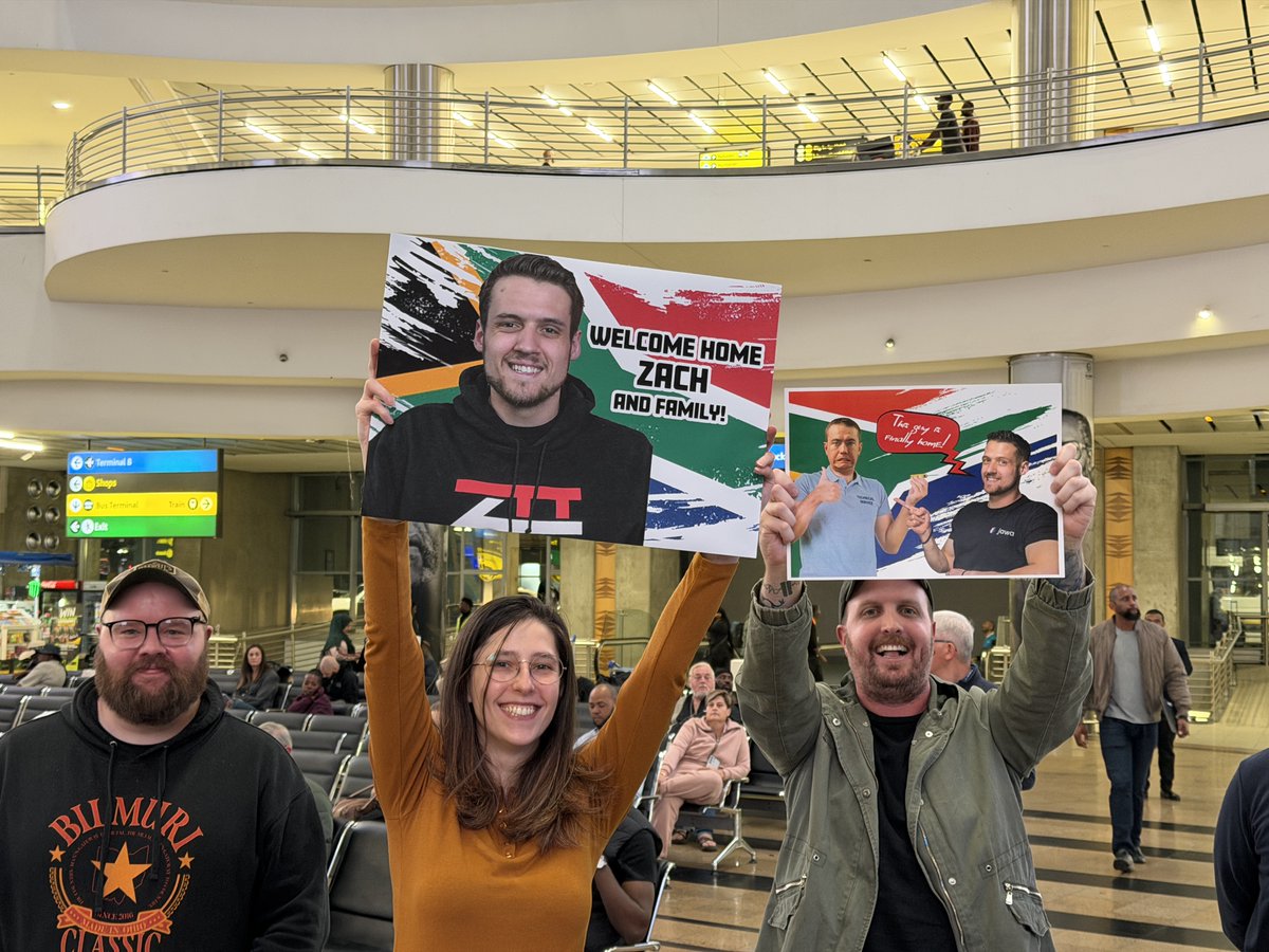 UFDTech's tweet image. Successfully moved to South Africa.
My team greeted me with fantastic signs.
Already started diving in to my missed favorites of Switch &amp;amp; Woolies soft gums. 
Excited for what this new adventure in RSA will look like.
PS. Looking to hire for the UFD Team here in Pretoria.