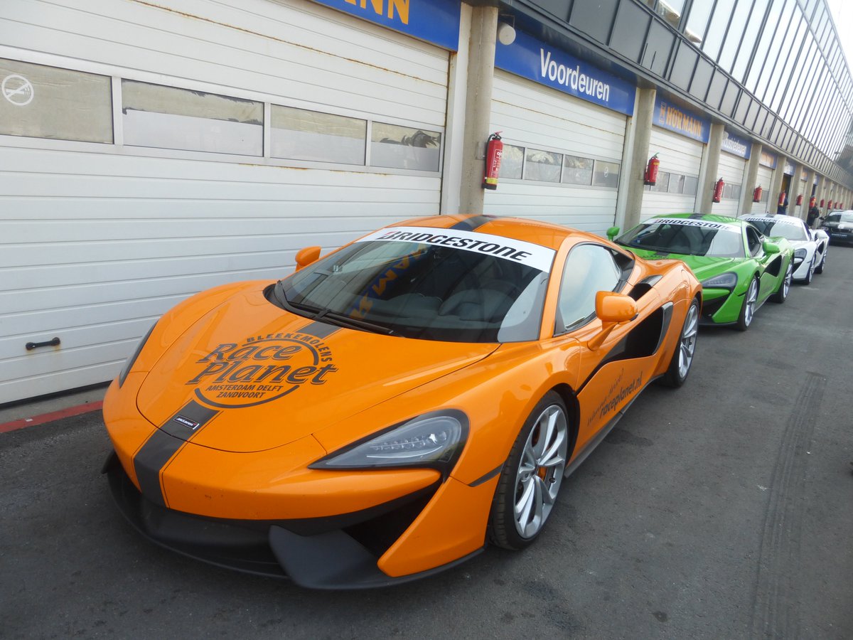 dvanduuren1's tweet photo. Alphabet Challenge
from: @sheenz_m_
This Week's Theme:
- O for Opulent -
ποΈ
Expensive Cars
at the Racetrack, Zandvoort
#AlphabetChallenge #WeekOforOpulent #rijkdom #weelde #photochallenge #fun #inspirational #Car #wealth #abundance #expensive #Netherlands https://t.co/MIP39fiRGE