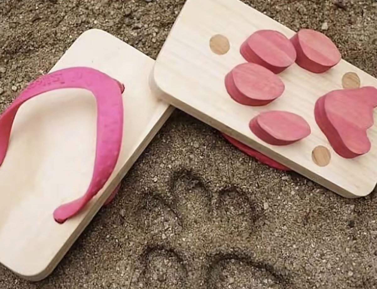 Mein Nachbar glaubt daß ein Hund in seinen Garten scheisst.