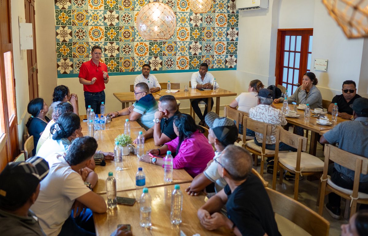 #PuebloViejo | Compartir con líderes y habitantes de Pueblo Viejo ha sido una experiencia enriquecedora. Disfrutar unos huevos revueltos con camarón, caminar sus calles y conocer de primera mano sus realidades me ayuda llevarlos presentes en el camino que emprendemos.