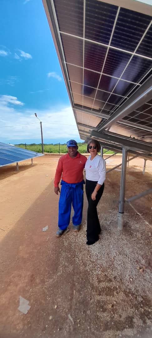 filialmatanzas's tweet photo. La Filial Copextel Matanzas no descansa cuando se trata de apoyar a Cuba 🇨🇺 en la construcción de Parques Fotovoltáicos, no existe fines de semanas, ni días feriados, porque somos 👇 #CompromisoQueInspira
#UnidadQueVence
#MatancerosEnVictoria
!!La luz solar no se puede bloquear! https://t.co/jOZPKNod7x