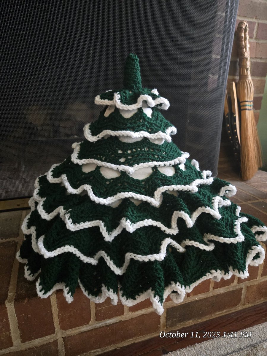 MadamQueen7072's tweet image. #FinishedProject letting the ruffles settle