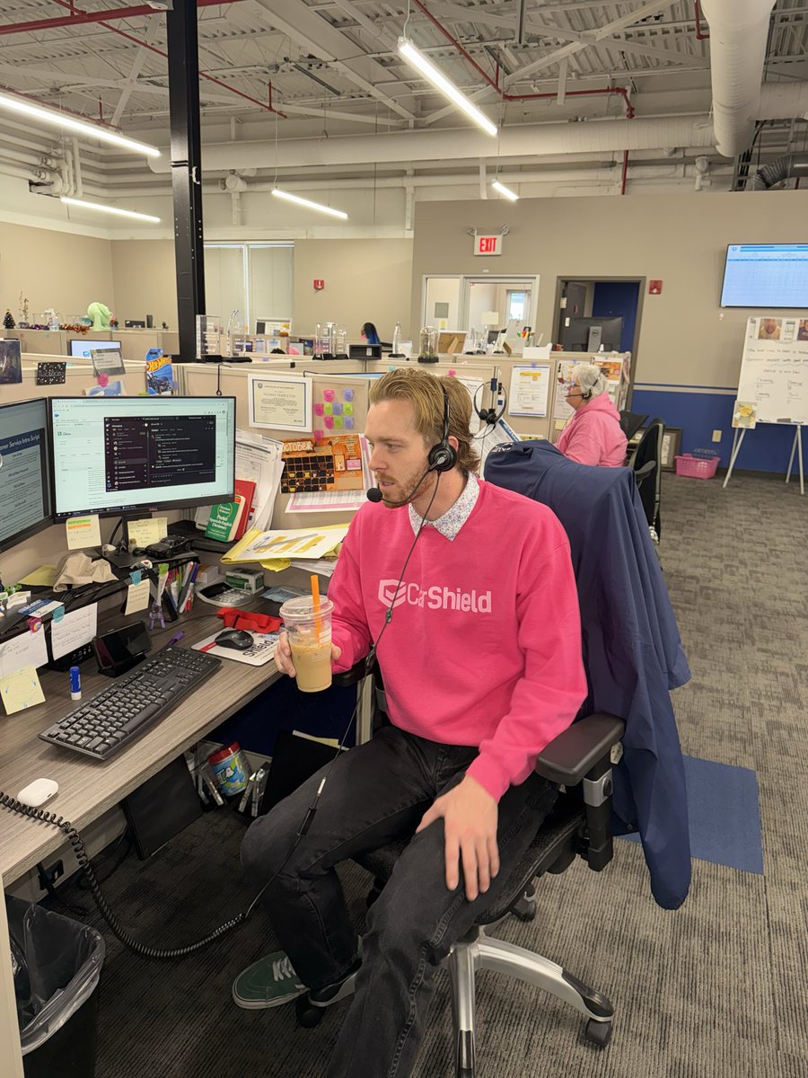 CarShield's tweet image. Big thanks to Travelin’ Toms Coffee Truck for rolling up to our main office and keeping our CarShield crew fueled with delicious drinks and smiles all around. ☕️🫶🏻

#CarShield #TravelinTomsCoffee #TeamPerks #CoffeeLovers #WorkFam #EmployeeAppreciation #GoodVibesOnly…