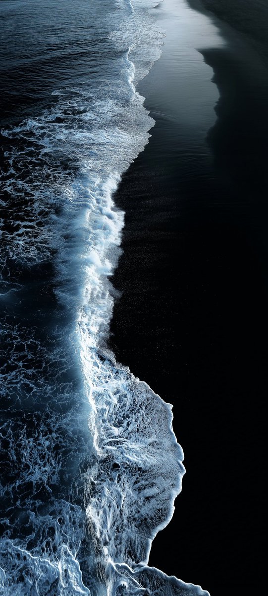 cecchi_giovanna's tweet image. "L'ansia è la vertigine della libertà."

— Søren Kierkegaard