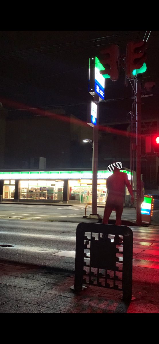 ケツにディルド入れながら歩くワイ👨🏽‍🦲