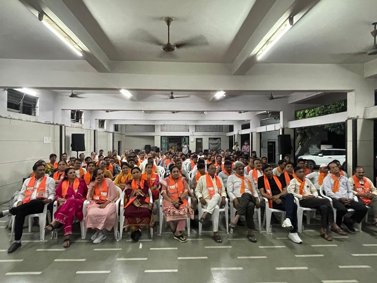 ghoghari_pravin's tweet image. 162 કરંજ વિધાનસભા દ્વારા ત્રિકમ નગર સોસાની વાડી ખાતે GST ઉત્સવ સંમેલનનું આયોજન કરવામાં આવ્યું, જેમાં વક્તા તરીકે ડૉ શિરીષ ભટ્ટ, ગુજરાત પ્રદેશ ભાજપના મેડિકલ સેલ કન્વીનર દ્વારા GST 2.0 ના અઢળક ફાયદાઓ વિશે વિસ્તૃતમાં ચર્ચા કરવામાં આવી.
#GSTReforms2025