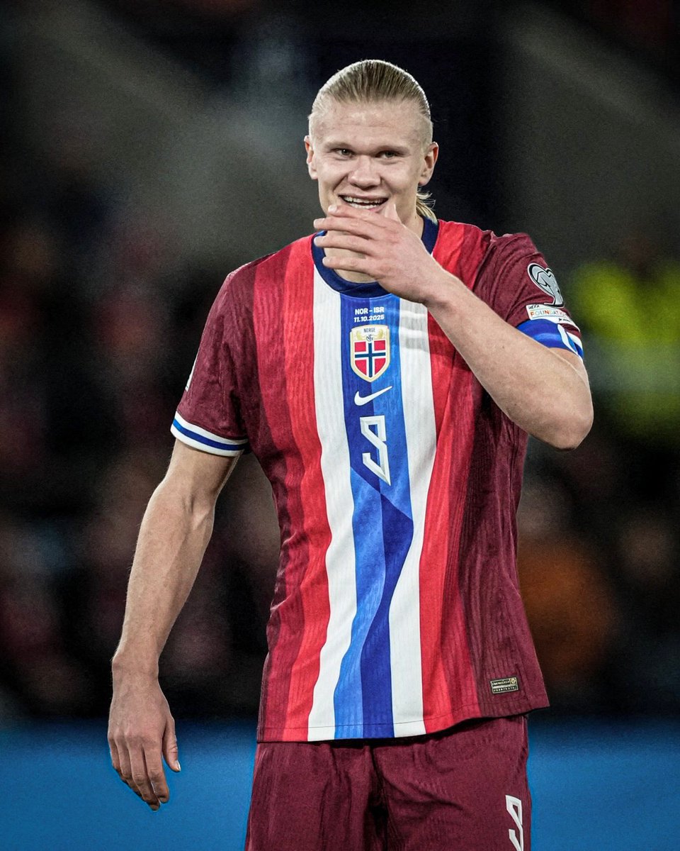 FabrizioRomano's tweet image. 3️⃣ Hat-trick scored today for Norway national team.
🇳🇴 51 goals scored in 46 international appearances.
🔟 consecutive games with at least one goal scored.
💙 21 goals, 3 assists in 12 games for club and country so far.

Erling Haaland. Unstoppable. 🚀