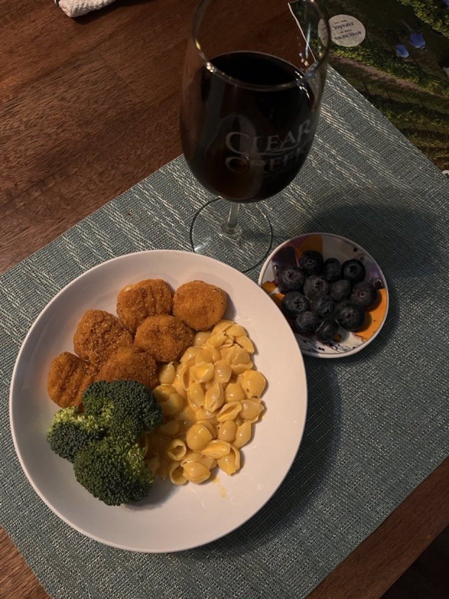 itsthingsinlife's tweet image. i love being an adult