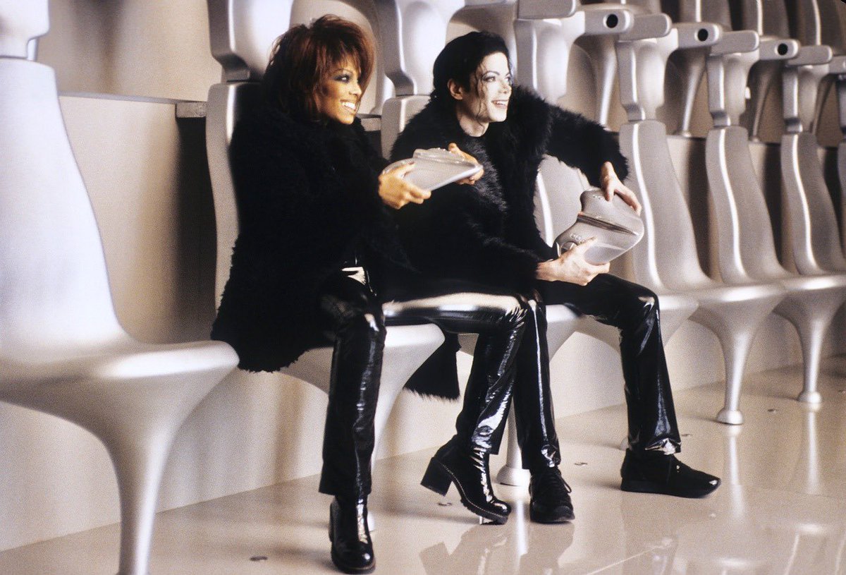 chartdata's tweet image. Michael Jackson and Janet Jackson&apos;s &quot;Scream&quot; has now surpassed 100 million streams on Spotify.