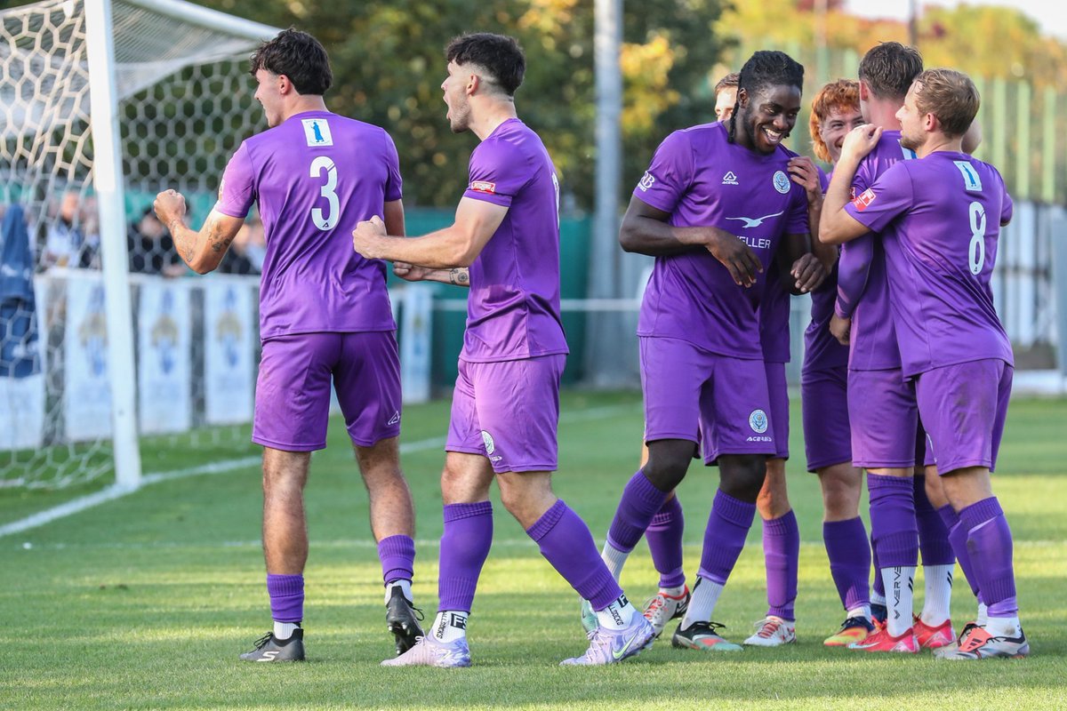 DorchTownFC's tweet image. ➕3⃣🤩

📸: @philstandfield1 

#WeAreDorch ⚫️⚪️